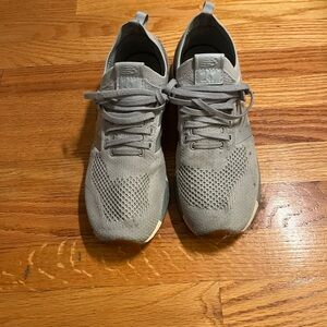New Balance Men's Light Grey Knit Sneakers